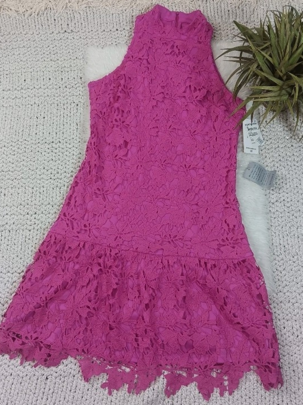 NWT Julia Jordan Women's Magenta Mock Neck Lace Sleeveless Mini Dress Size 12